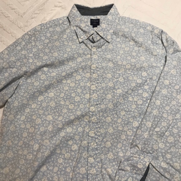 J. Crew Other - JCrew Men’s patterned shirt